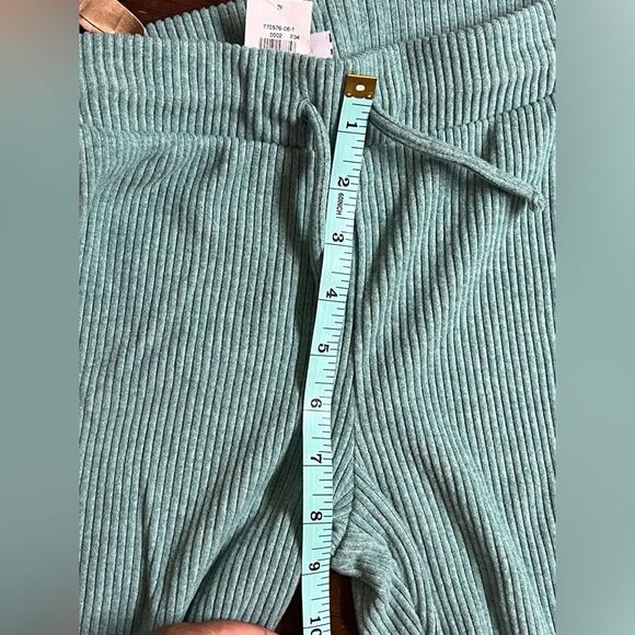 NWT Girls Plush Ribbed Flare Pants Sz L (8) - Picture 5 of 6